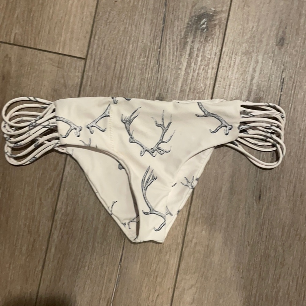 Boys and arrows cheeky bikini bottom size medium.